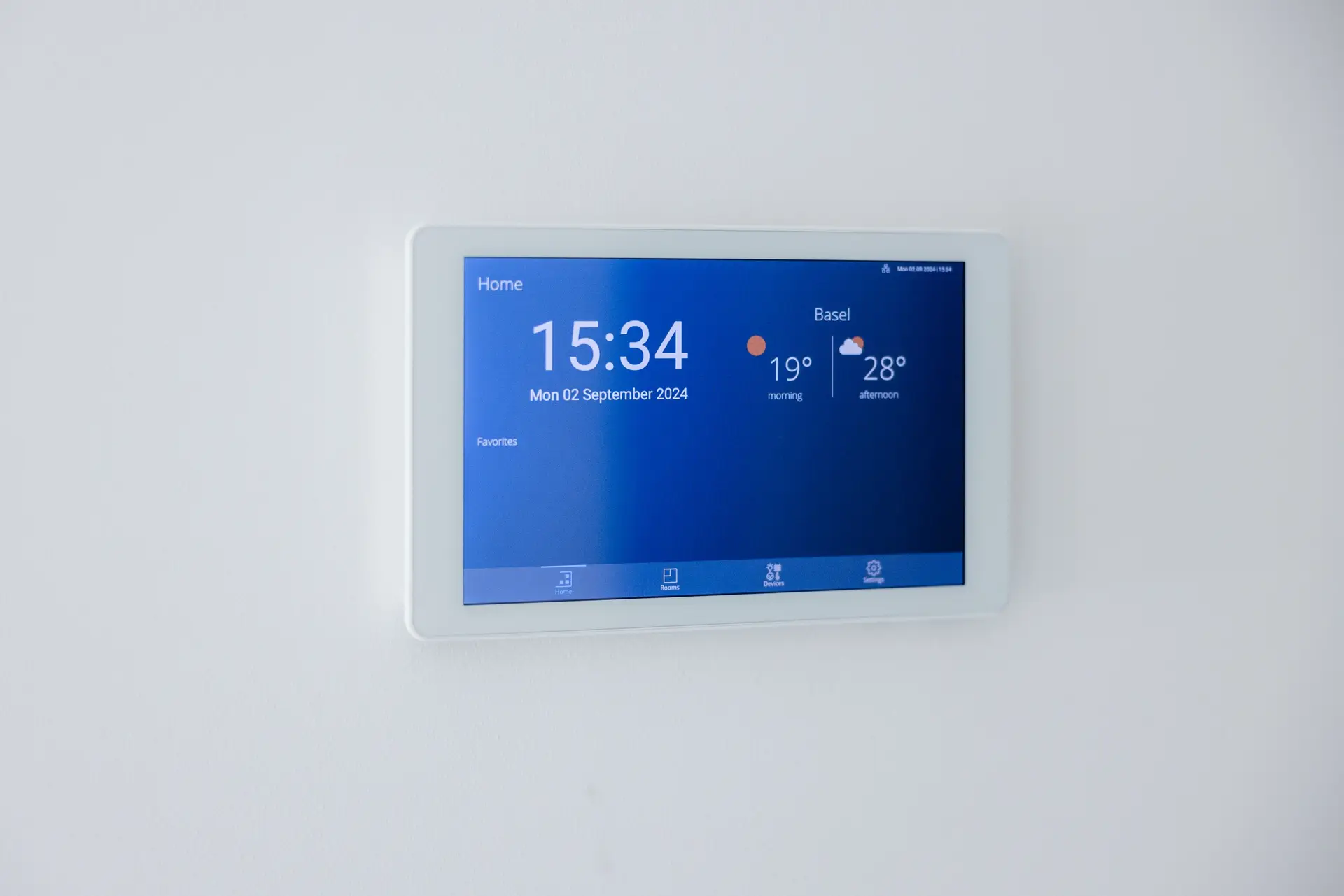 Amika Wand weiss